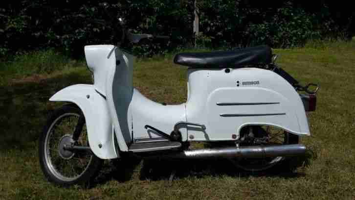 Zarte Simson Schwalbe in weiß sucht neuen Wirkungskreis ;)