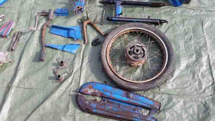 Zerlegte Zündapp Typ 441 für Wiederaufbau oder Ersatzteileträger