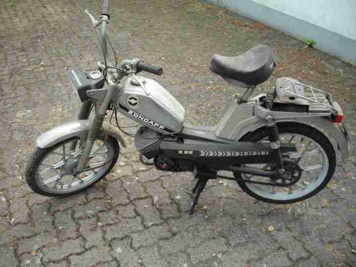 Zündapp Mofa ZX 25 unverbastelter Originalzustand 9800 Km 1 Hand fast kpl.