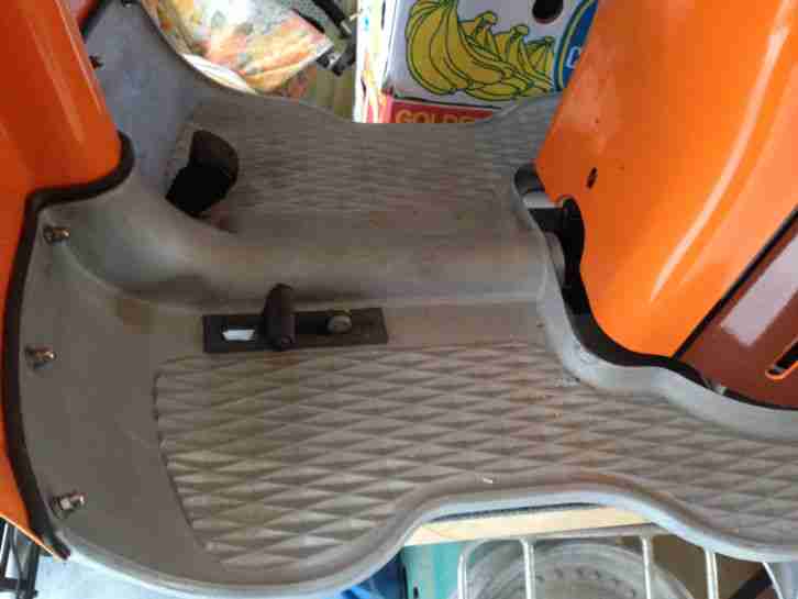 Zwei Berliner Roller SR59