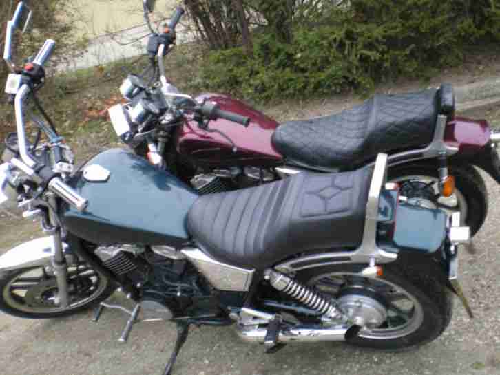 Zwei Motorräder Honda VT 500 C