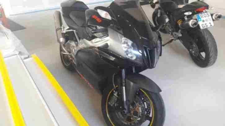 aprilia rsv 1000