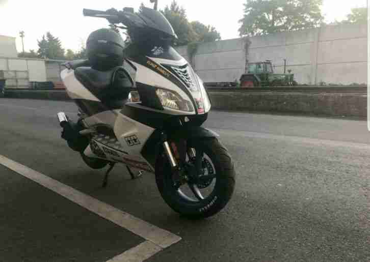 aprilia sr 50 r