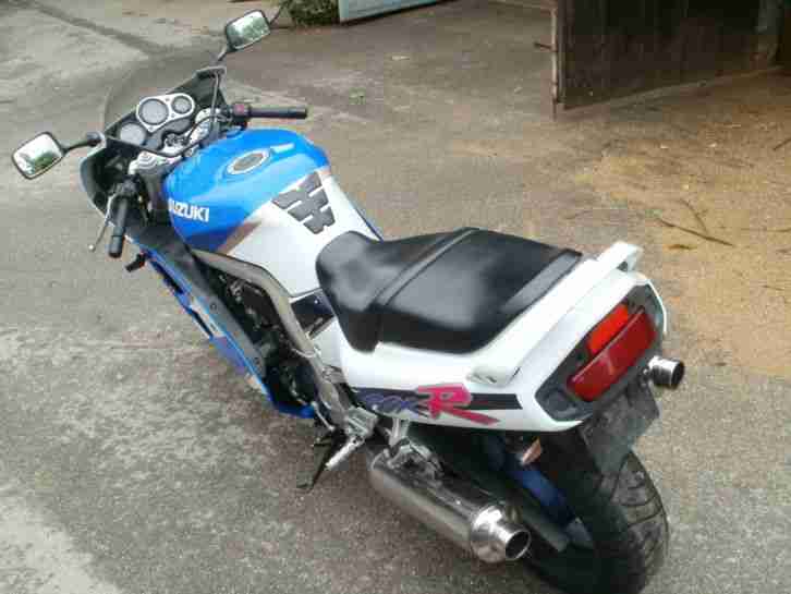 der nächste sommer kommt bestimmt: GSXR 1100 bayrisch weiß/blau