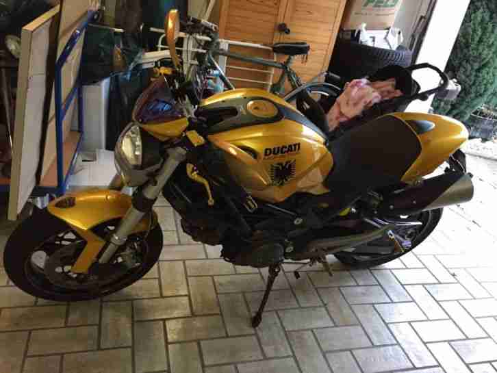 ducati monster 696
