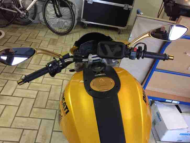 ducati monster 696
