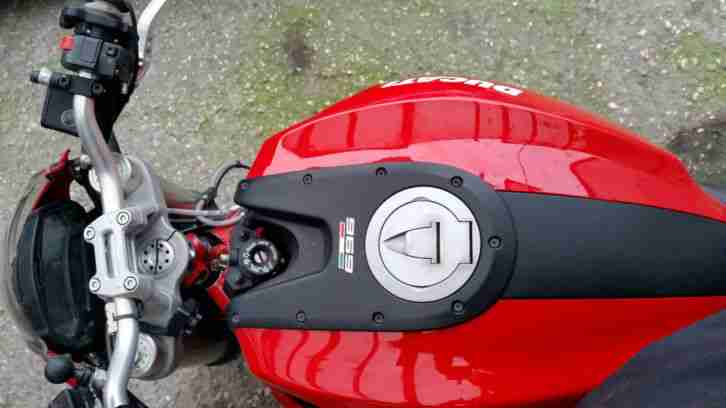 ducati-monster -ez:2010-696-12000km-unfallmotorrad-aus ERSTER hand-17 zoll -rot