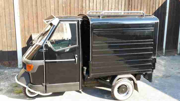 einzigartiges Eventmobil: Piaggio Ape Kastenaufbau mit Anhänger im Classic-Style