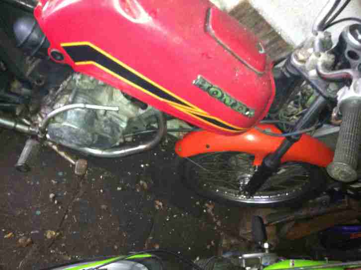 honda cb50,4gang,zum herrichten,motor läuft,muß abgeholt werden