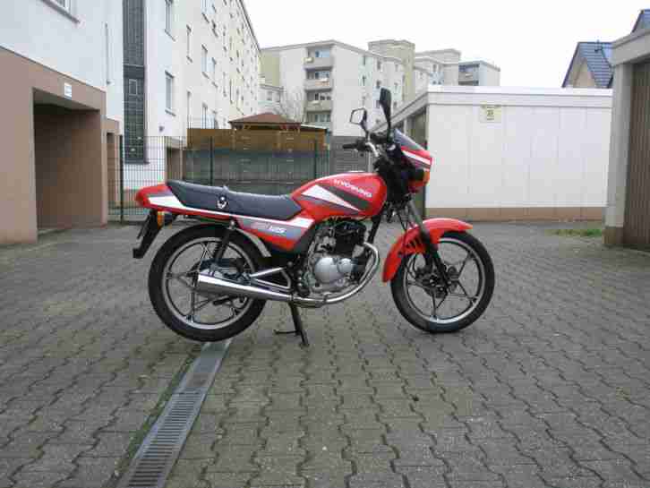 hyosung Gs 125 2700km Fast neue