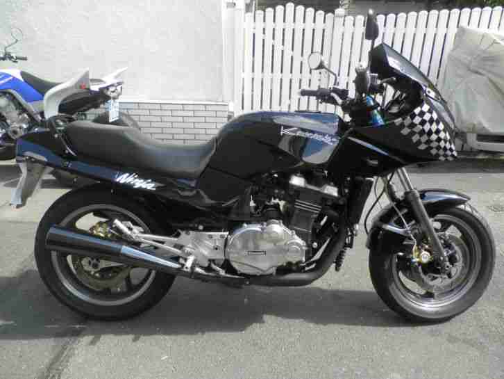 kawasaki gpz 900 r