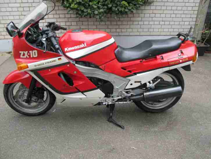 Kawasaki ZX10 mit Mängeln für Bastler aus Platzgründen abzugeben