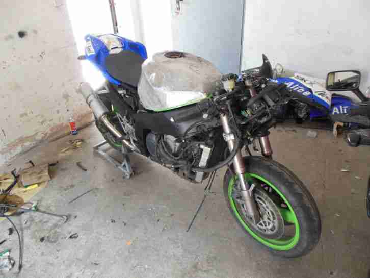 kawasaki zxr 750...streetfighter projektaufgabe..