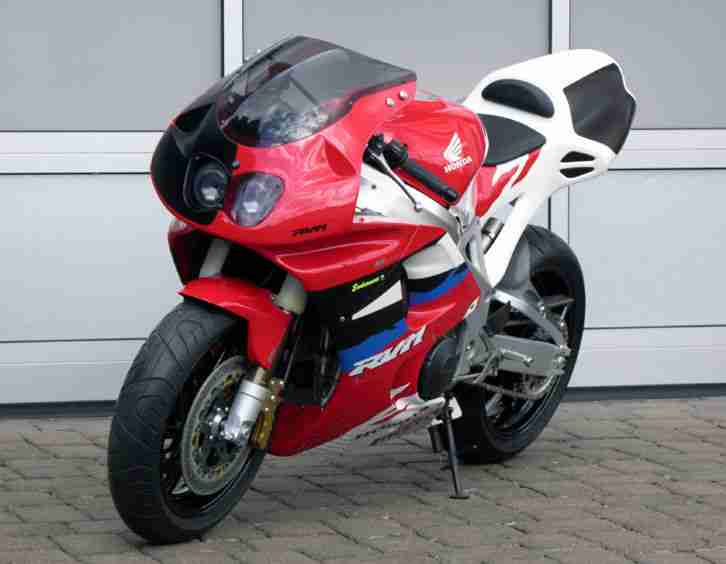 mDesign Honda CBR 900 SC 28 RVM Edition