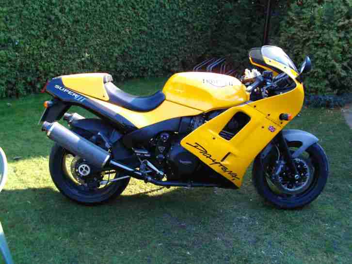 motorrad Triumph Daytona Super III