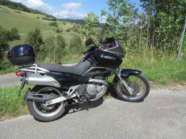 motorrad freewind 650 schwarz silber 25000kmhaupt und seitenständer anfängertöff