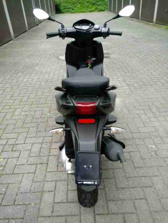 piaggio tph 50