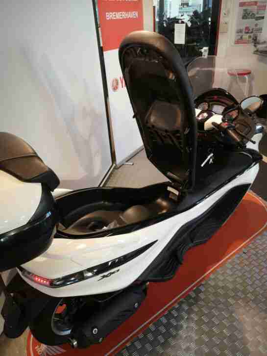 Piaggio X10 125