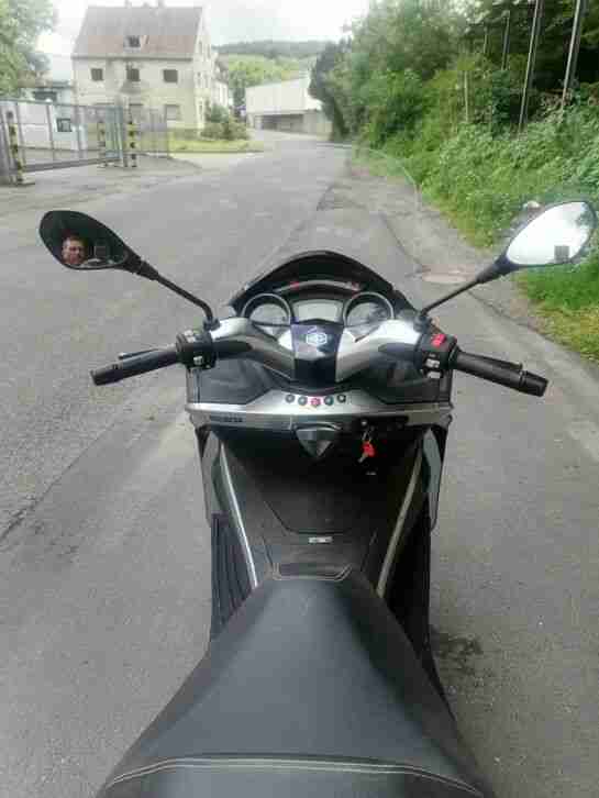 Piaggio X10
