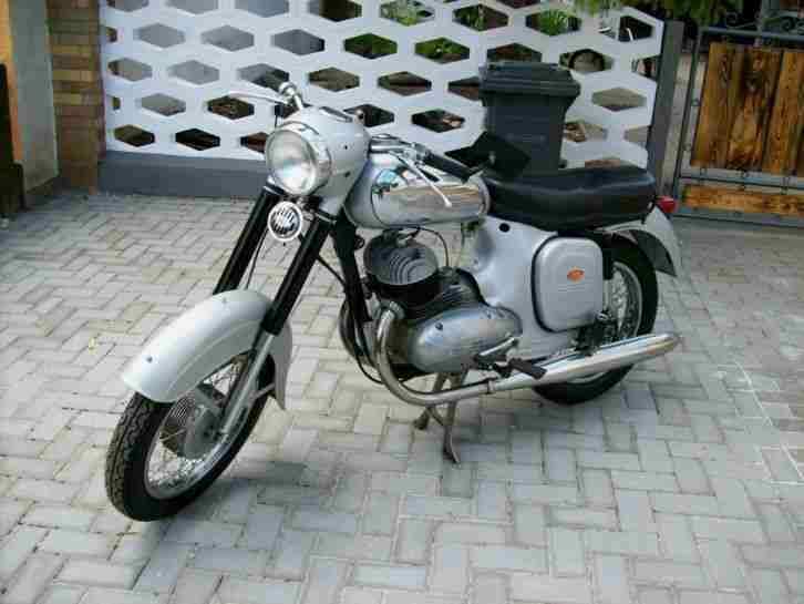 restaurierte Jawa 350 mit TÜV u. 12V Umrüstung