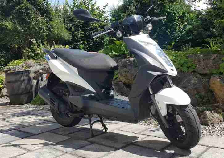 Roller Motorrad KYMCO Agility 50 RS naked weiß schwarz BJ 2016 KM 12110