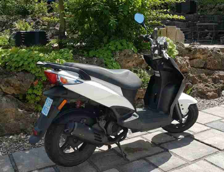 Roller Motorrad KYMCO Agility 50 RS naked weiß schwarz BJ 2016 KM 12110