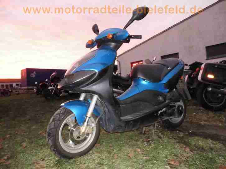 schöner futuristischer 50km/h-Roller Scooter SUZUKI UX50W ZILLION ´99 wie Katana