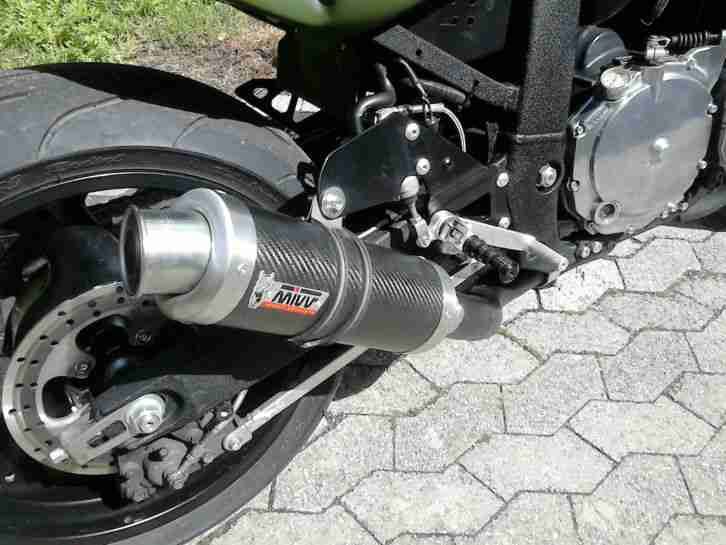 streetfighter GSX-R 750 Suzuki