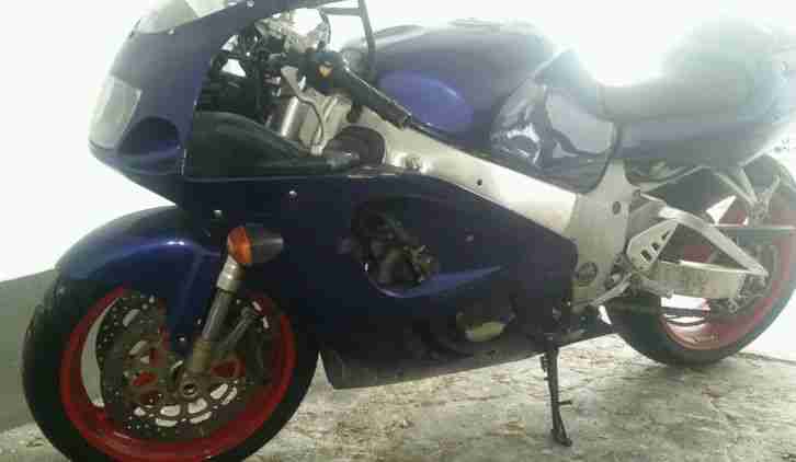 suzuki GSXR 750 SRAD bj 99 30tkm