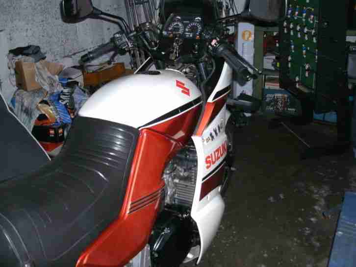 suzuki gsx 750 es