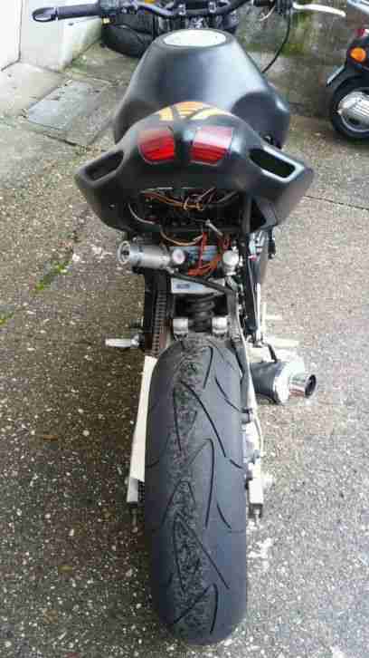 suzuki gsx 750 streetfighter