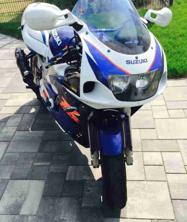 suzuki gsx-r 600 srad