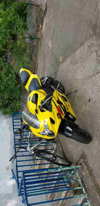Suzuki gsxr 600
