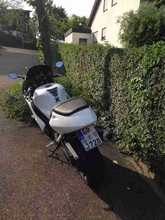 Suzuki gsxr 750