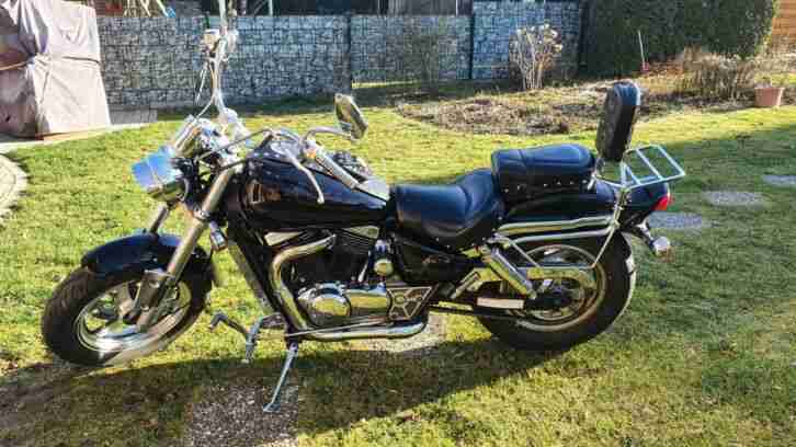Suzuki VZ800