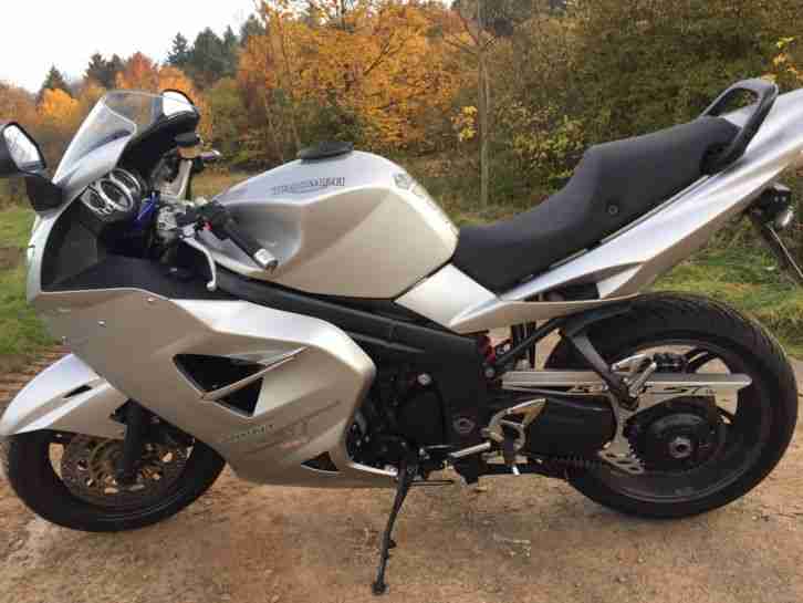 triumph sprint 1050