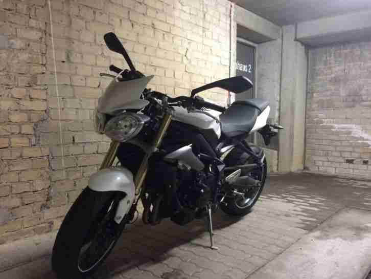 triumph street triple 675 wie neu in berlin sofort