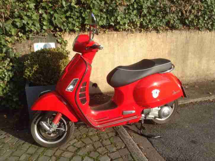 vespa gts 300