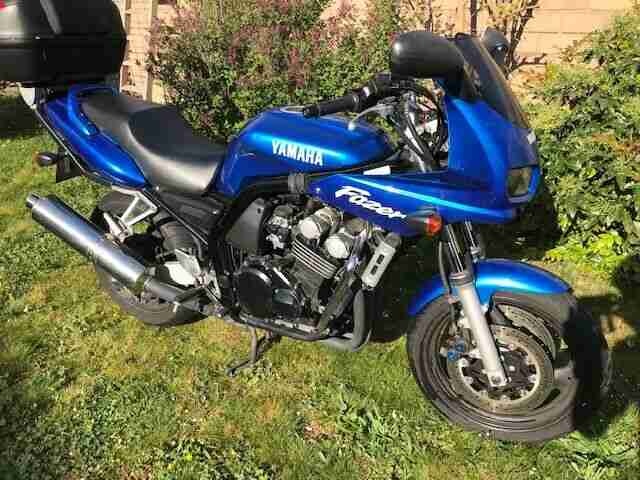 wunderschöne Yamaha Fazer FZS 600 Motorrad
