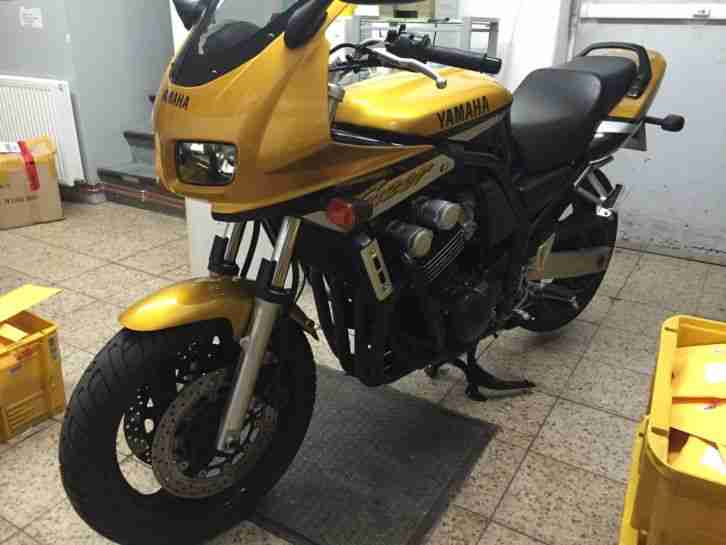 yamaha Fazer 600 FZS Nur 35000 Km RJ02 Schwarz Gold