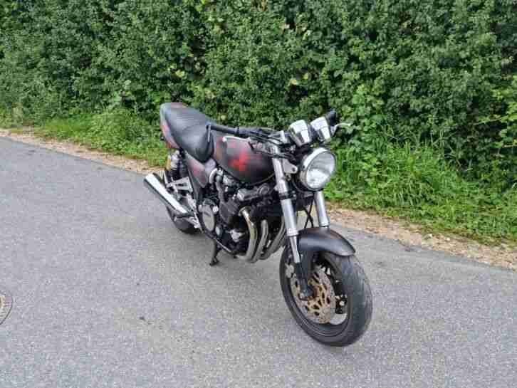 Yamaha XJR 1200 4PU mit USD Gabel und Viper Heck